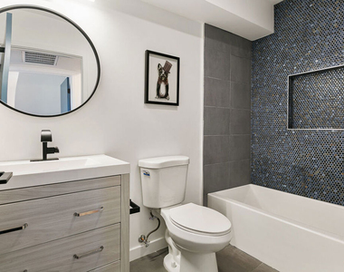 2922 Hauser Boulevard - Photo Thumbnail 7