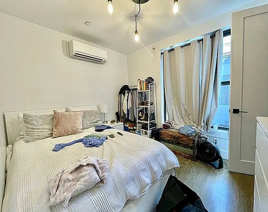 961 Seneca Avenue - Photo Thumbnail 9
