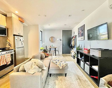 961 Seneca Avenue - Photo Thumbnail 8