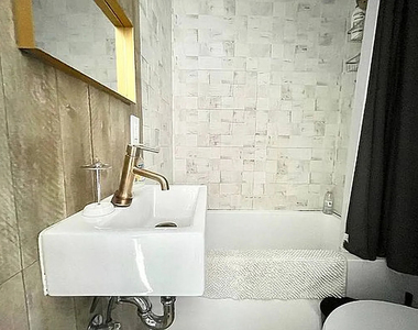 961 Seneca Avenue - Photo Thumbnail 3