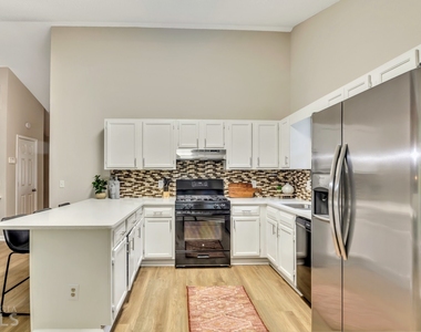 2025 Winsburg Drive Nw - Photo Thumbnail 4