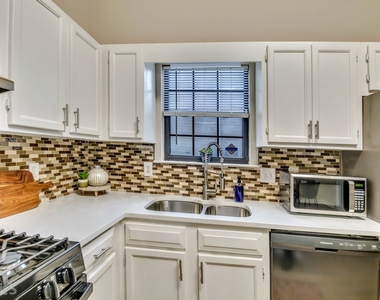 2025 Winsburg Drive Nw - Photo Thumbnail 6