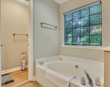 2025 Winsburg Drive Nw - Photo Thumbnail 22
