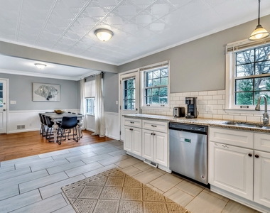 367 Autumn Lane Se - Photo Thumbnail 9