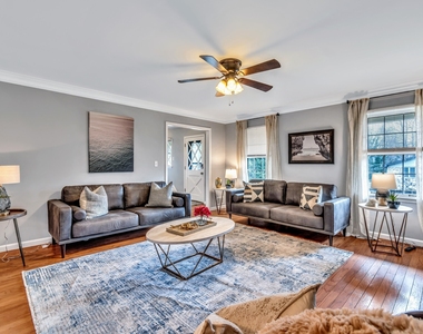 367 Autumn Lane Se - Photo Thumbnail 4