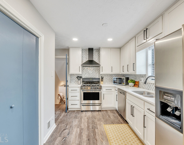 1898 Winding Creek Lane Sw - Photo Thumbnail 6