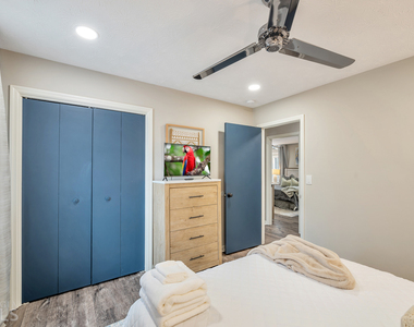 1898 Winding Creek Lane Sw - Photo Thumbnail 18
