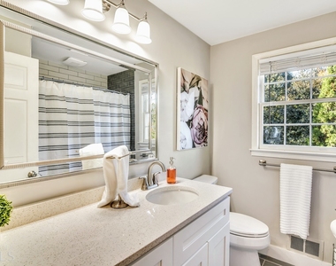 2532 Lakebrook Court - Photo Thumbnail 27