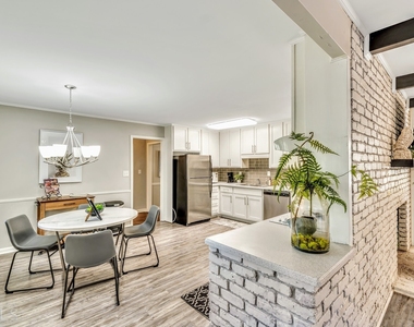2532 Lakebrook Court - Photo Thumbnail 8