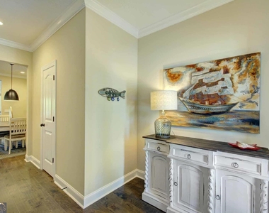 205 Mariners Circle - Photo Thumbnail 4