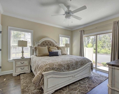 205 Mariners Circle - Photo Thumbnail 14