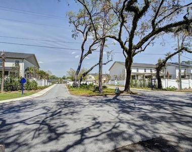 205 Mariners Circle - Photo Thumbnail 40
