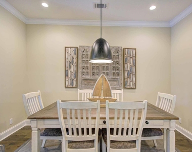 205 Mariners Circle - Photo Thumbnail 9
