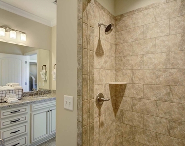 205 Mariners Circle - Photo Thumbnail 17