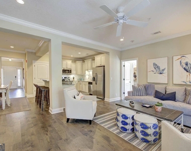 205 Mariners Circle - Photo Thumbnail 12