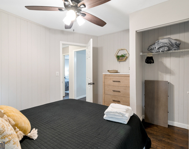 240 Lake Drive - Photo Thumbnail 12