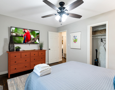 240 Lake Drive - Photo Thumbnail 17