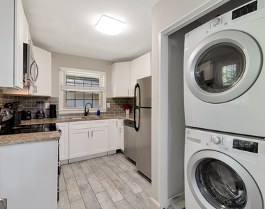 240 Lake Drive - Photo Thumbnail 5