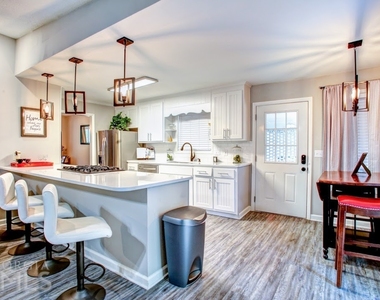 83 Kathryn Drive - Photo Thumbnail 10