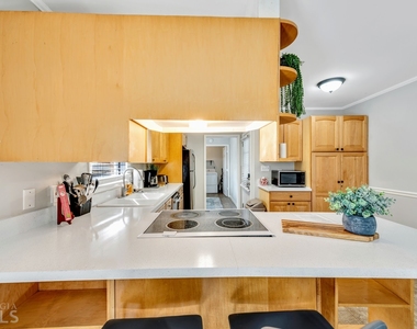 654 Joel Drive - Photo Thumbnail 12