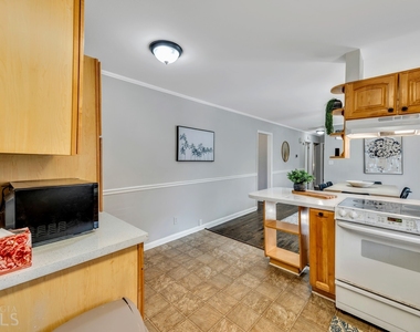 654 Joel Drive - Photo Thumbnail 10