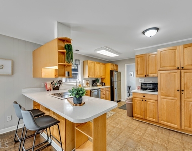 654 Joel Drive - Photo Thumbnail 11