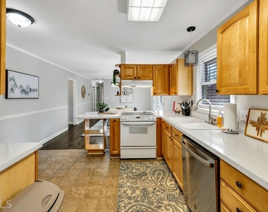 654 Joel Drive - Photo Thumbnail 4
