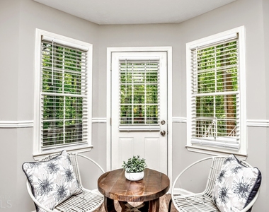 285 Arbor Way - Photo Thumbnail 8