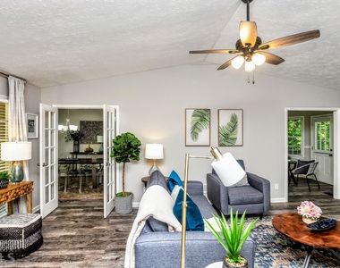 285 Arbor Way - Photo Thumbnail 4