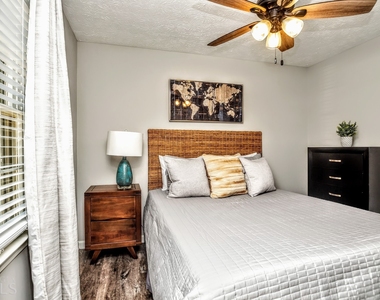 285 Arbor Way - Photo Thumbnail 14