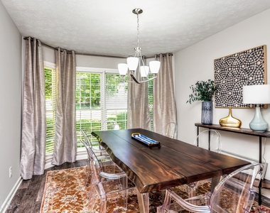 285 Arbor Way - Photo Thumbnail 2