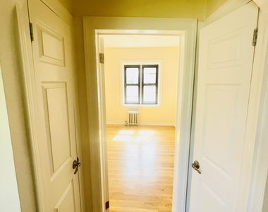 212 Grand Street - Photo Thumbnail 2