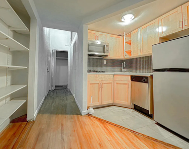 East 12th Street/ brodway - Photo Thumbnail 7