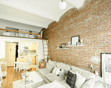 East 12th Street/ brodway - Photo Thumbnail 5
