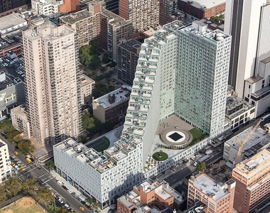 West 54th Street - Photo Thumbnail 15