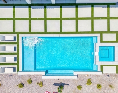 58260 Aragon Way - Photo Thumbnail 51