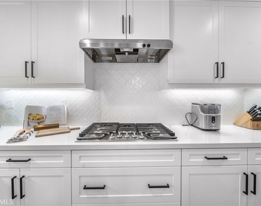 58260 Aragon Way - Photo Thumbnail 16
