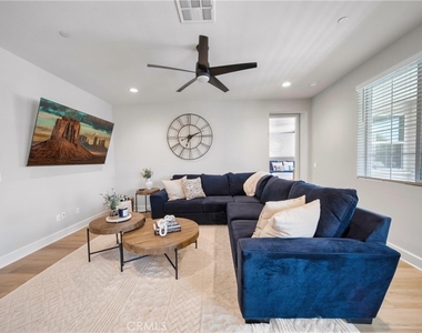 58260 Aragon Way - Photo Thumbnail 8