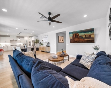 58260 Aragon Way - Photo Thumbnail 5
