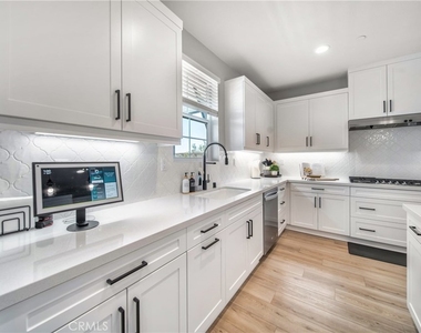 58260 Aragon Way - Photo Thumbnail 12