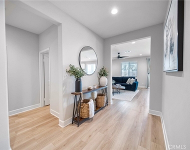 58260 Aragon Way - Photo Thumbnail 4