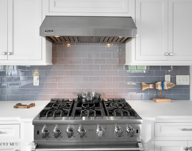 208 Neptune Place - Photo Thumbnail 17