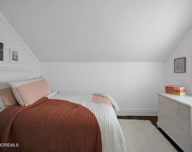 208 Neptune Place - Photo Thumbnail 38