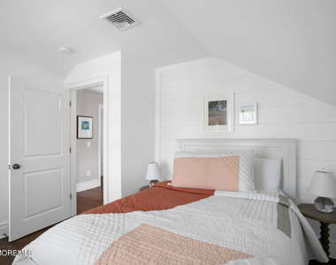 208 Neptune Place - Photo Thumbnail 36