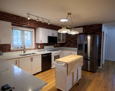 610 Walnut Lane - Photo Thumbnail 2
