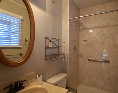 610 Walnut Lane - Photo Thumbnail 8
