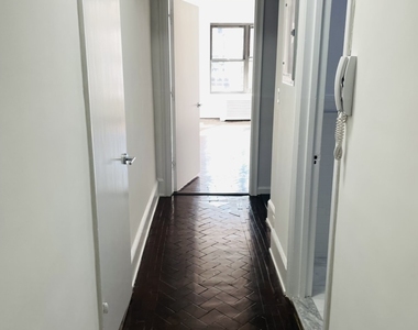 160 West 73rd Street - Photo Thumbnail 1