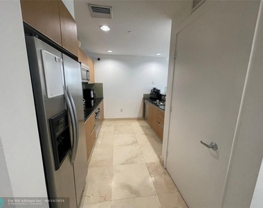 1060 Brickell Ave - Photo Thumbnail 11