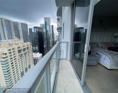1060 Brickell Ave - Photo Thumbnail 27