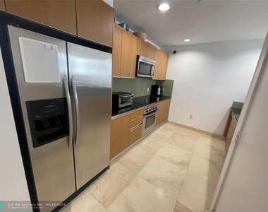1060 Brickell Ave - Photo Thumbnail 9